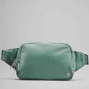 Lululemon Everywhere Large Tidewater Teal Belt Bag